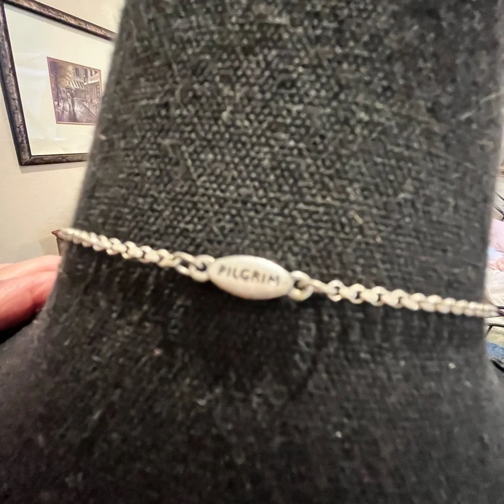 N134- NWT Pilgrim Danish Jewelry Flower Pendant Necklace 27” + 2” extender - Picture 8 of 11